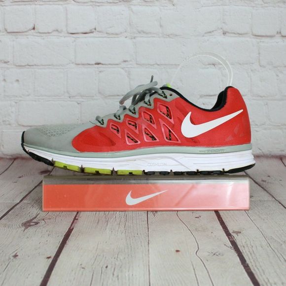 Nike Other - Nike Air Zoom Vomero 8 Running Sneakers